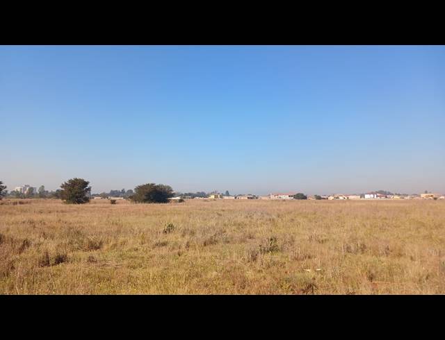 4,589M² VACANT LAND FOR SALE IN UNITAS PARK